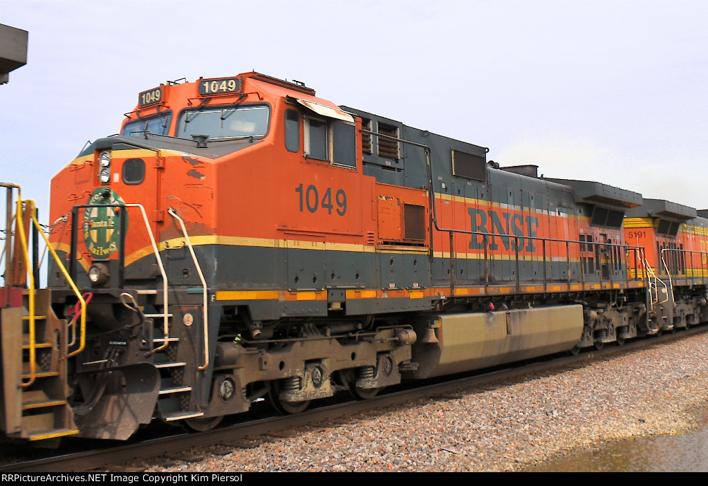 BNSF 1049